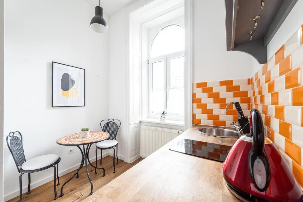 Lite 1Br Near Metro & Center By Hm Apartment Vienna Exterior photo